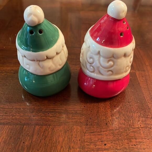 Christmas Johanna Parker Nostalgic Santa Claus Mrs Claus Salt and Pepper Shakers - Picture 3 of 7